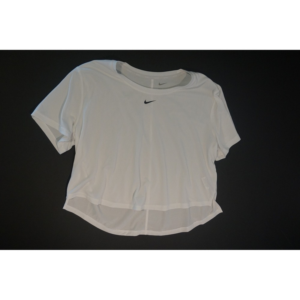 Nike Dri-Fit crew neck athletic short sleeve top, white, Size L, AG1.C1017